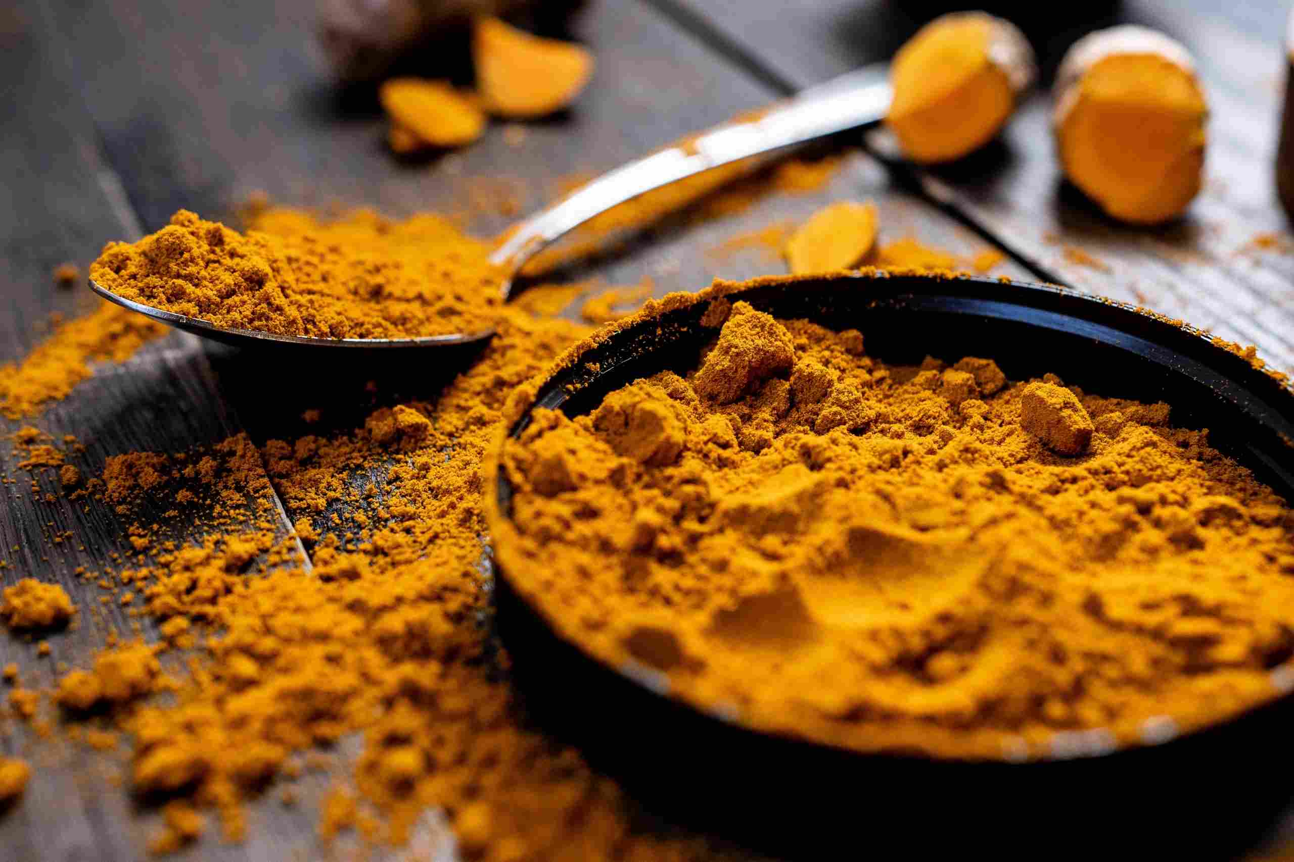 El Extracto de cúrcuma en la cosmética: beneficios, aplicaciones y oportunidades.