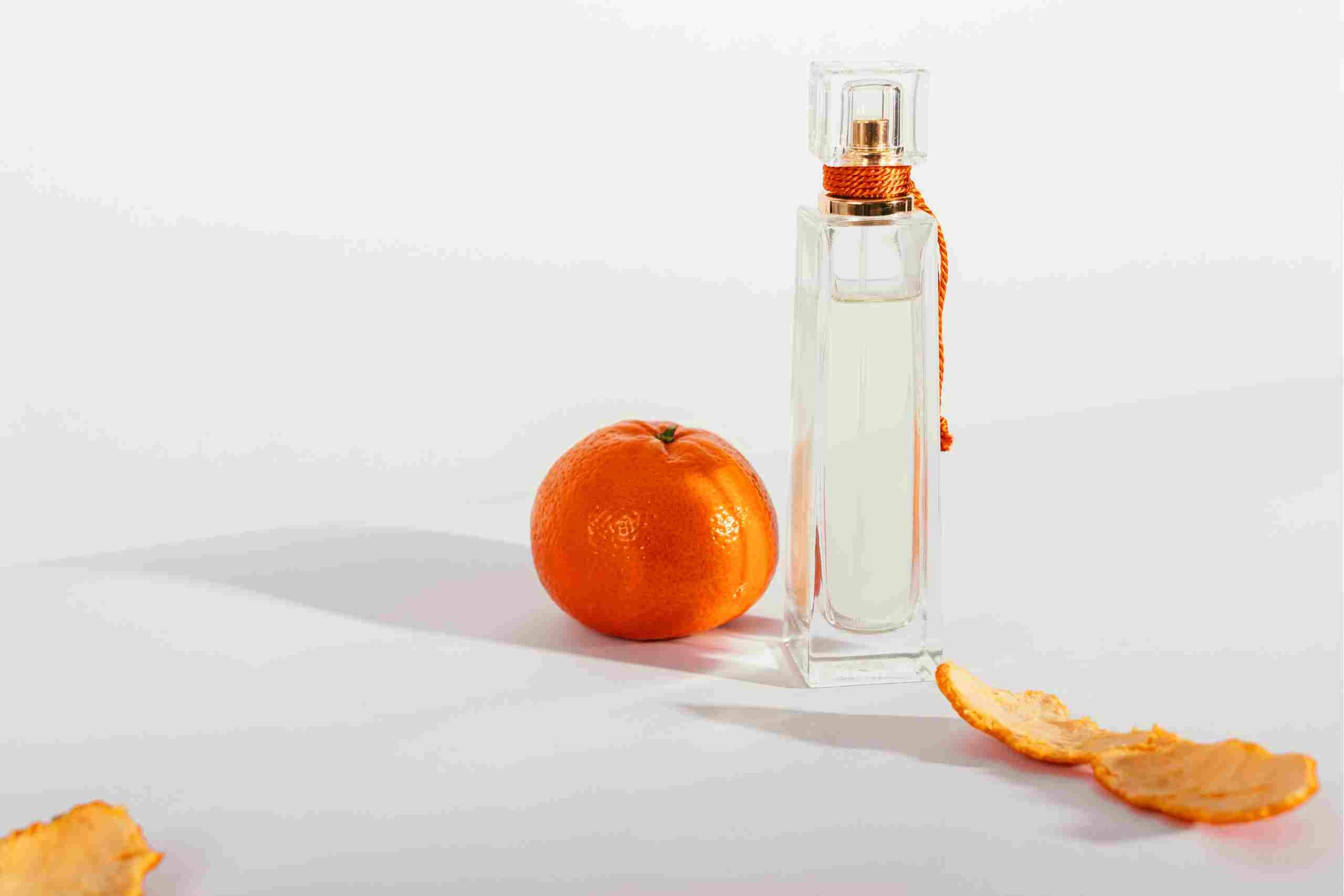 ¿Por qué elegir las fragancias frutales para tus productos?